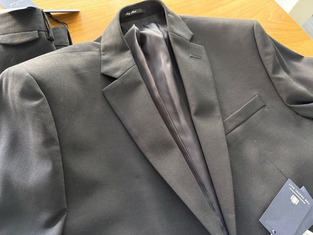 Traje negro Mango A ESTRENAR