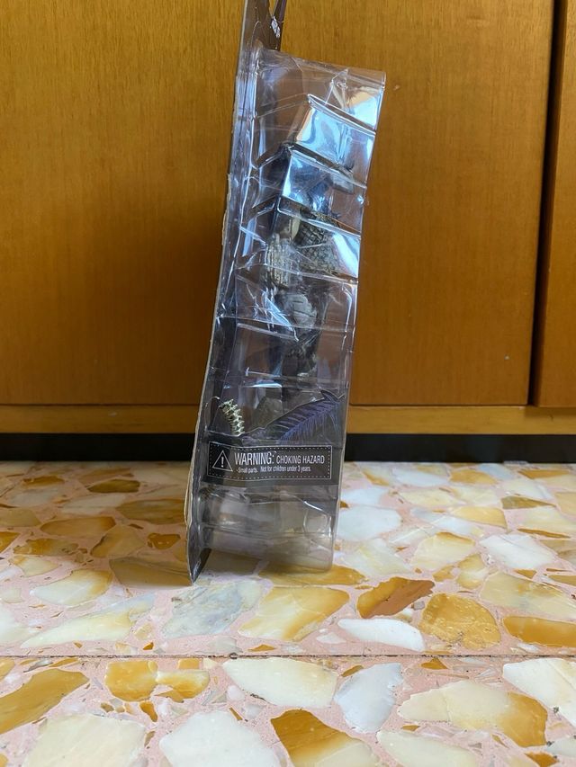 Neca Series 8 Predator Jungle Hunter Action Figure