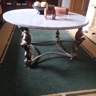 Mesa de hierro y marmol
