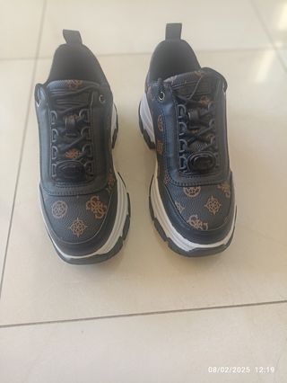 Zapatos GUESS