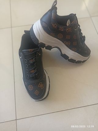 Zapatos GUESS