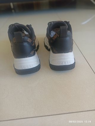 Zapatos GUESS