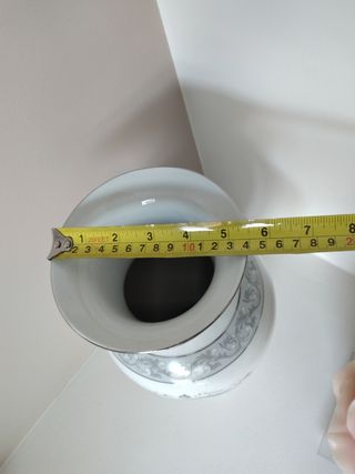 Vaso in fine porcellana 