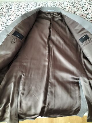 Traje gris