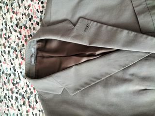 Traje gris