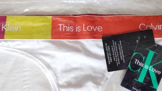 Tanga CALVIN KLEIN This Is Love Pride Orgullo