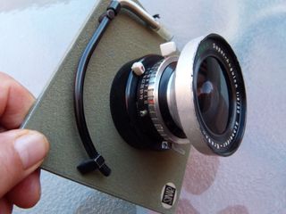 Cámara de 9x12 (4x5) Sinar con objetivo y accs.