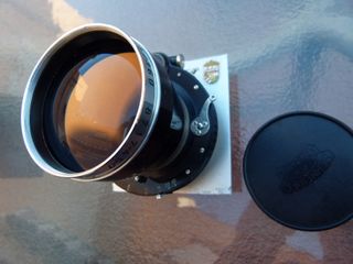 Cámara de 9x12 (4x5) Sinar con objetivo y accs.