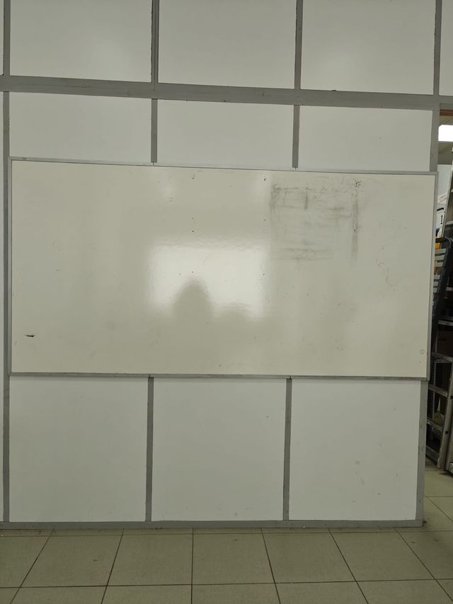Pizarra blanca de 256x122.5x16