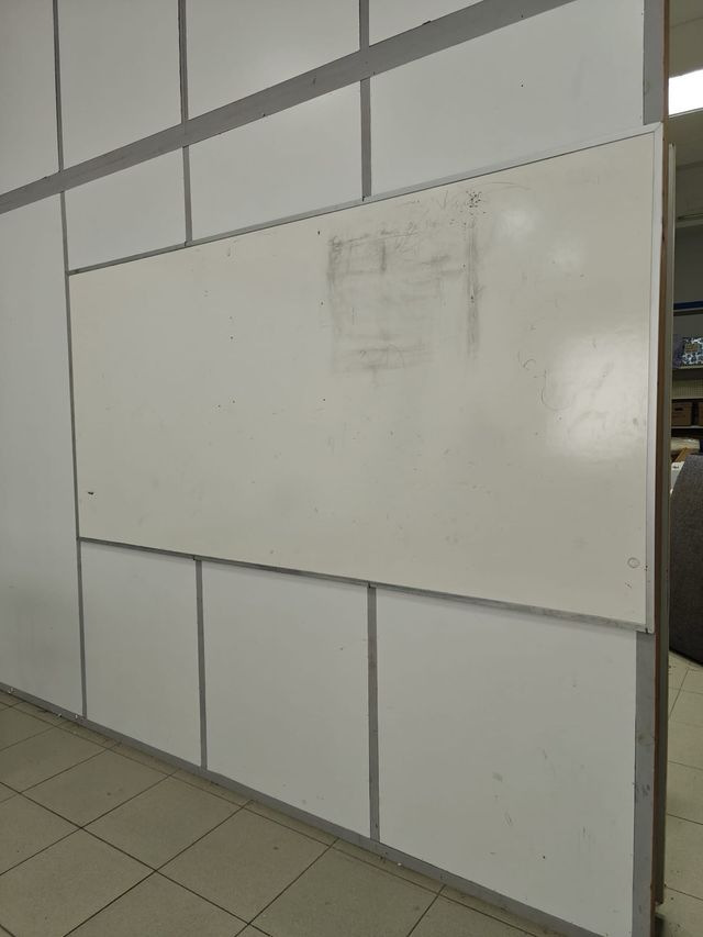 Pizarra blanca de 256x122.5x16