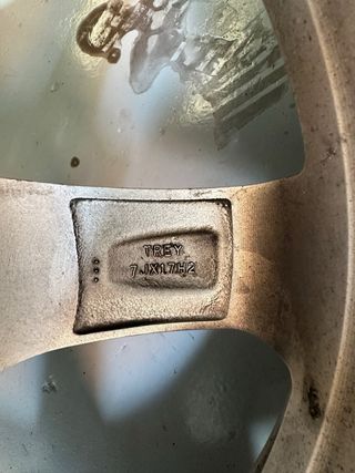 Llantas volvo 17
