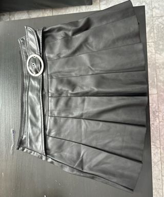 Mini Falda de piel Stradivarius