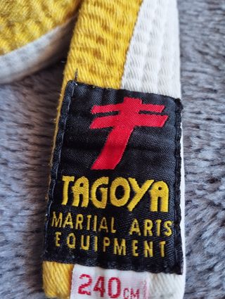 Cinturón amarillo artes marciales