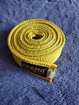 Cinturón amarillo artes marciales