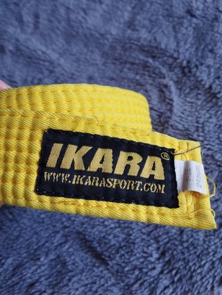 Cinturón amarillo artes marciales