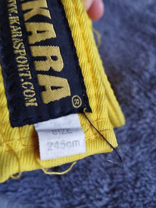 Cinturón amarillo artes marciales