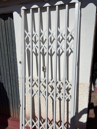 Rejas y puertas de abanico