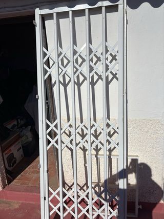 Rejas y puertas de abanico