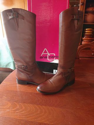 Botal altas de piel de cuero nº 40 como nuevas 