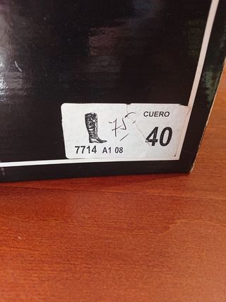 Botal altas de piel de cuero nº 40 como nuevas 