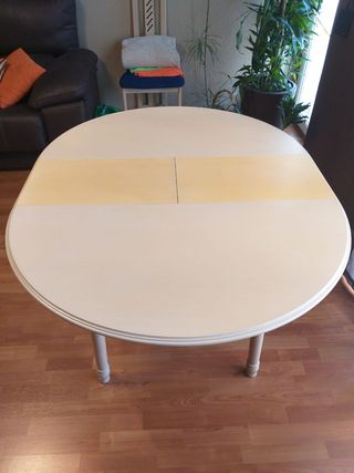 Mesa y sillas de comedor