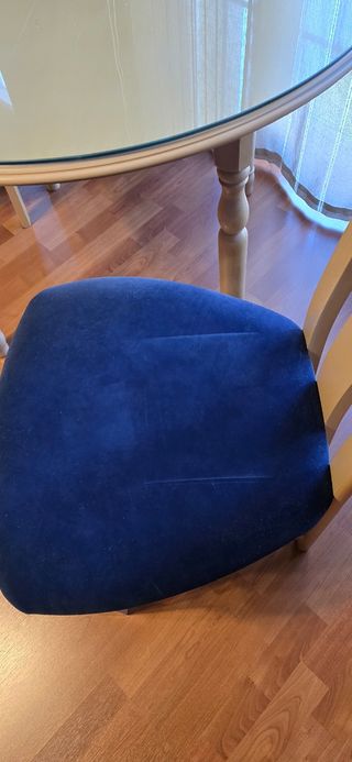 Mesa y sillas de comedor