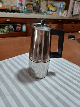 Caffettiera 6 tazze in acciaio inox 