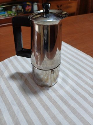 Caffettiera 6 tazze in acciaio inox 