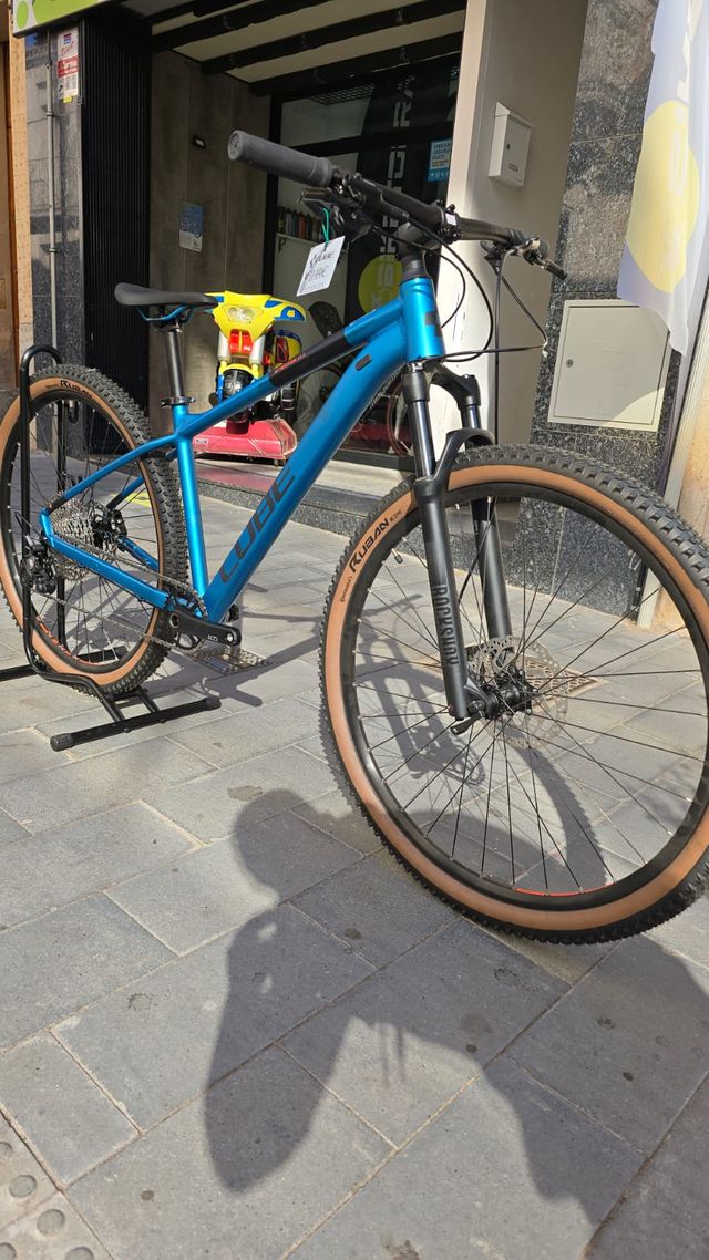Promoción 20% Bici CUBE Attetion SLX Talla M