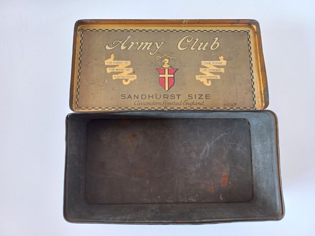 Lata cigarrillos Army Club