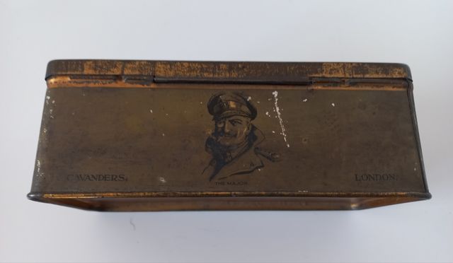 Lata cigarrillos Army Club