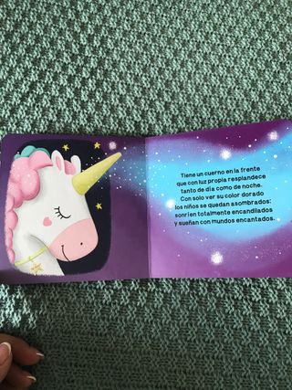 Puzzle unicornio con libro
