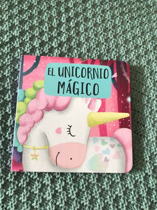 Puzzle unicornio con libro