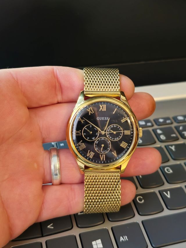 Reloj guess dorado