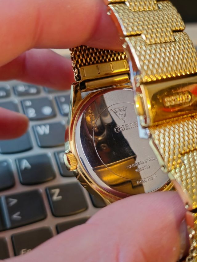 Reloj guess dorado