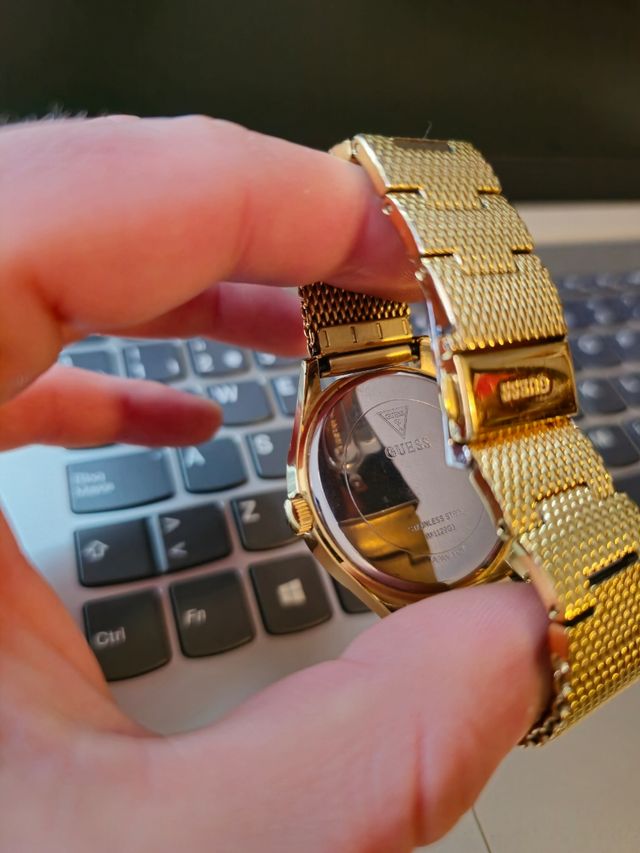 Reloj guess dorado
