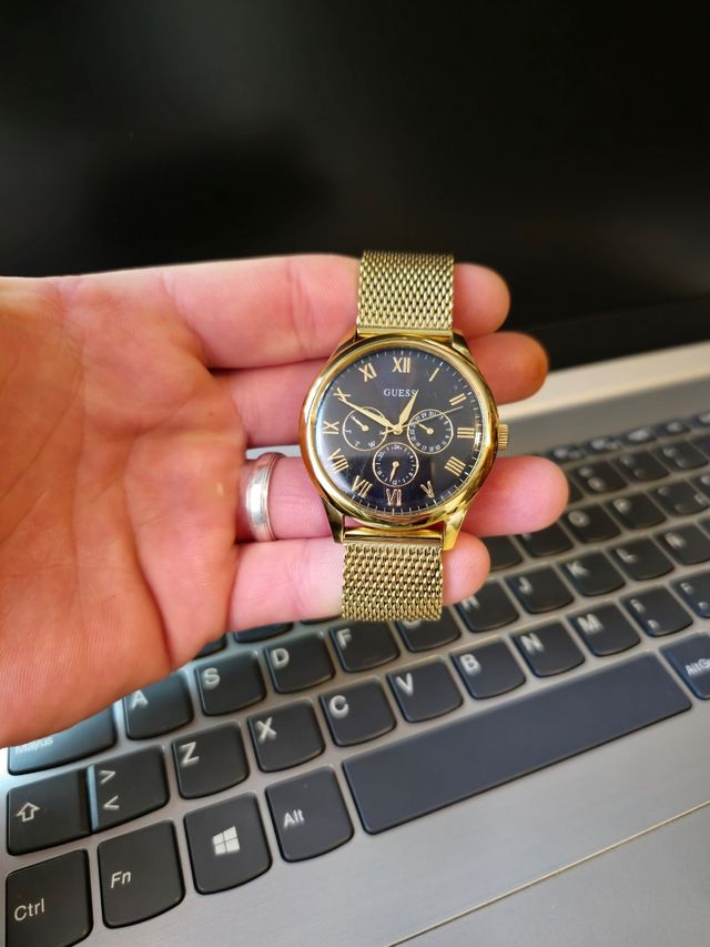 Reloj guess dorado