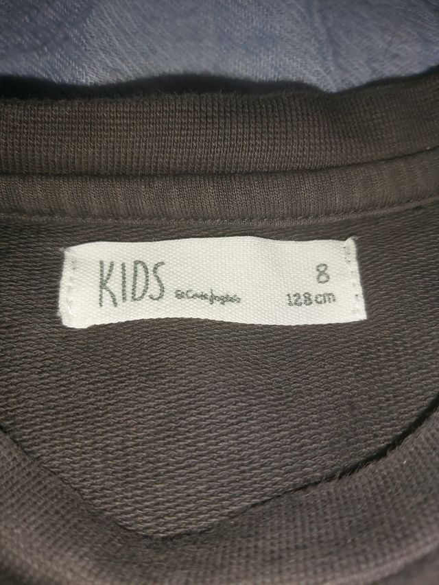 SUDADERA  con faldita unudos.