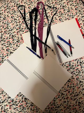 Pack de libretas bolígrafos y cintas