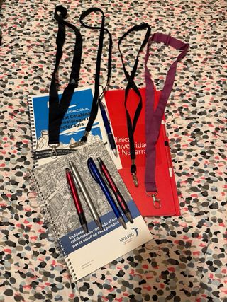 Pack de libretas bolígrafos y cintas