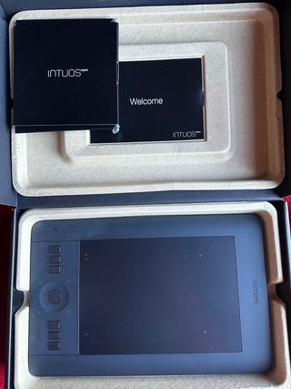 TABLETA GRAFICA WACOM INTUOS PRO CON LAPIZ .