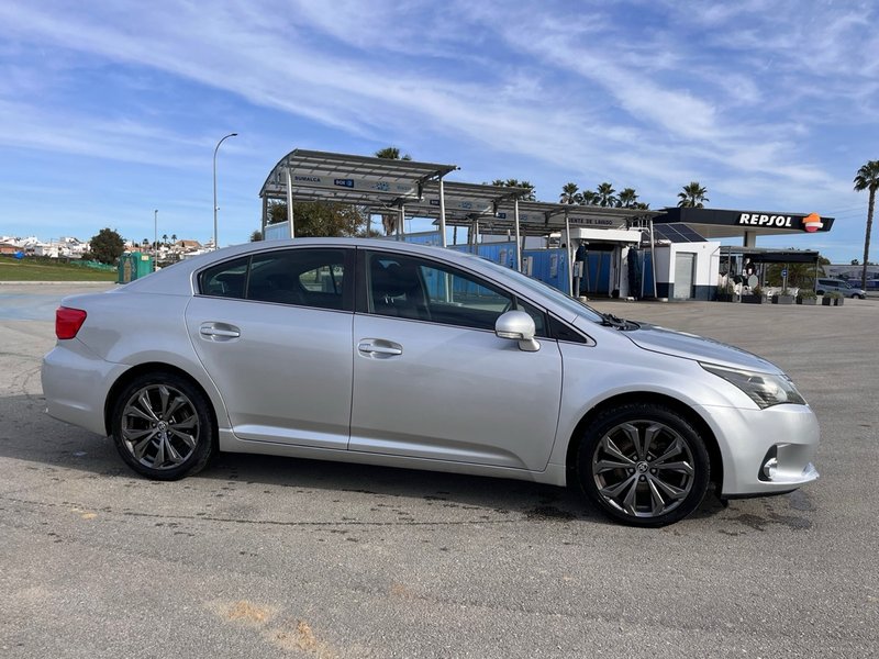 Toyota Avensis 2014 - foto 1