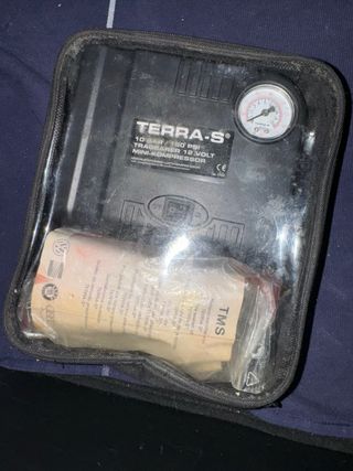 Kit compresor anti pinchazos