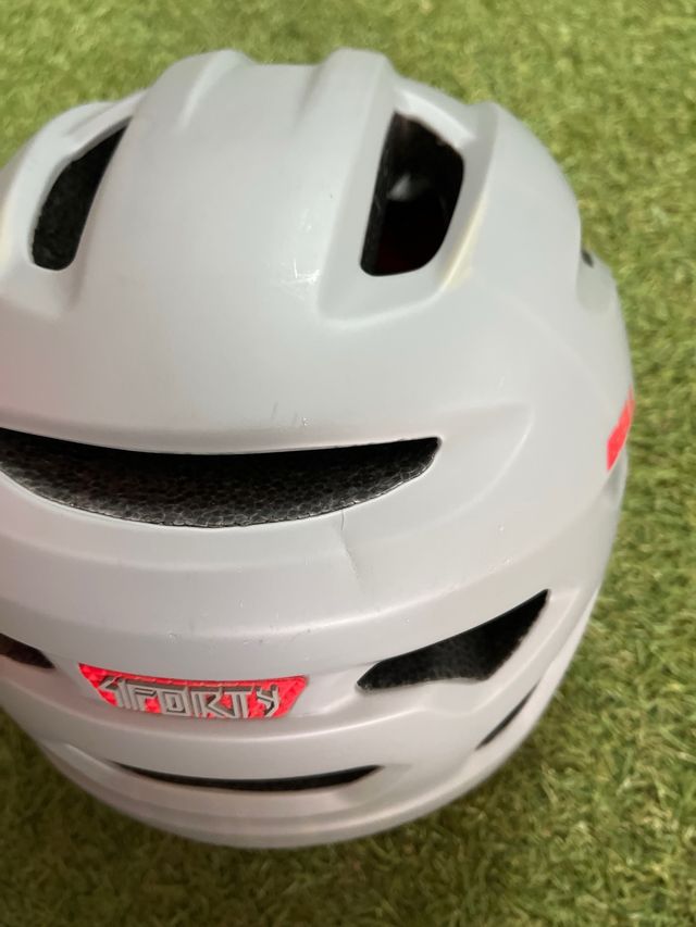 Casco bici talla M. Marca Bell.