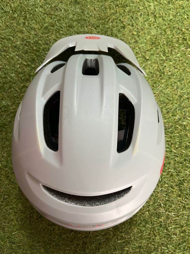 Casco bici talla M. Marca Bell.