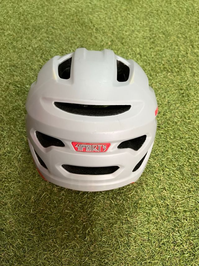 Casco bici talla M. Marca Bell.