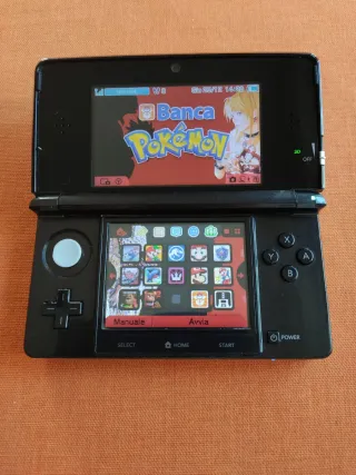 Nintendo 3DS con Banca Pokémon e Pokétrasferitore