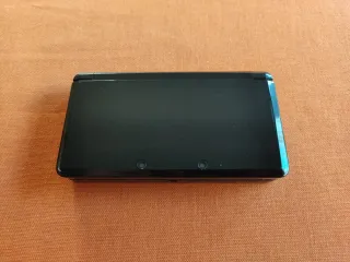 Nintendo 3DS con Banca Pokémon e Pokétrasferitore