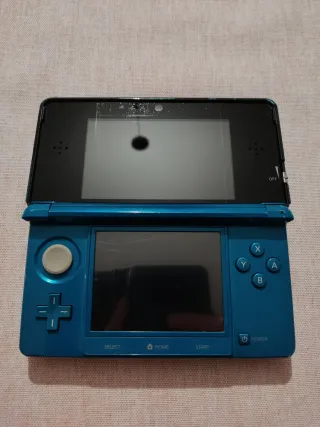 Nintendo 3DS con Banca Pokémon e Pokétrasferitore