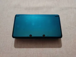 Nintendo 3DS con Banca Pokémon e Pokétrasferitore